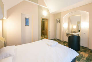 Гостиница Обертайх Люкс Калининград Двухместный номер с 1 кроватью и балконом-1